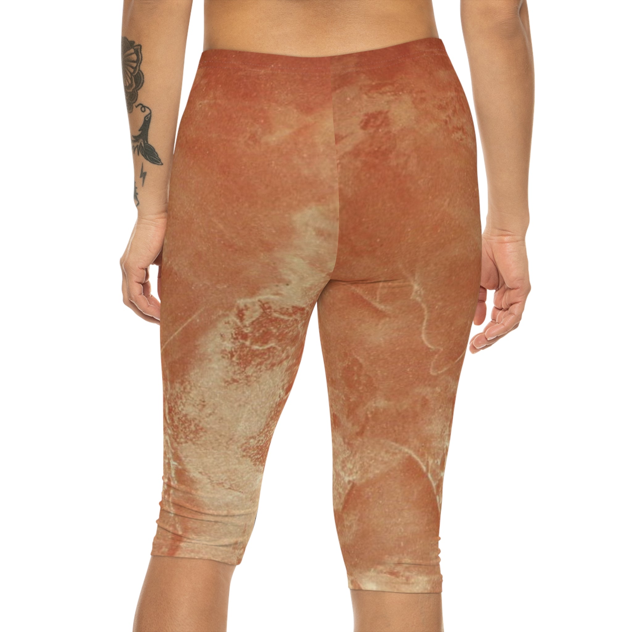 Stylish Women's Capri Leggings in Abstract Art Design